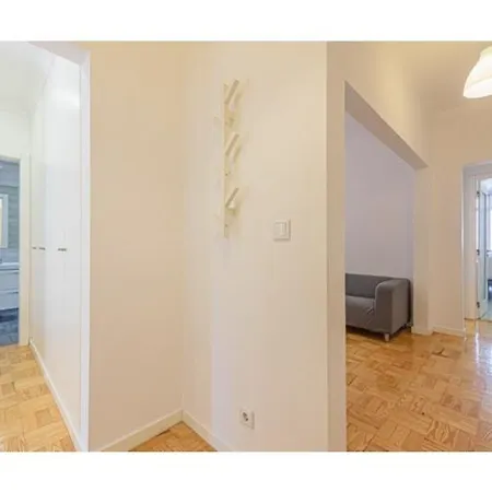 Houze Family Flat In Near Zoo Διαμέρισμα *